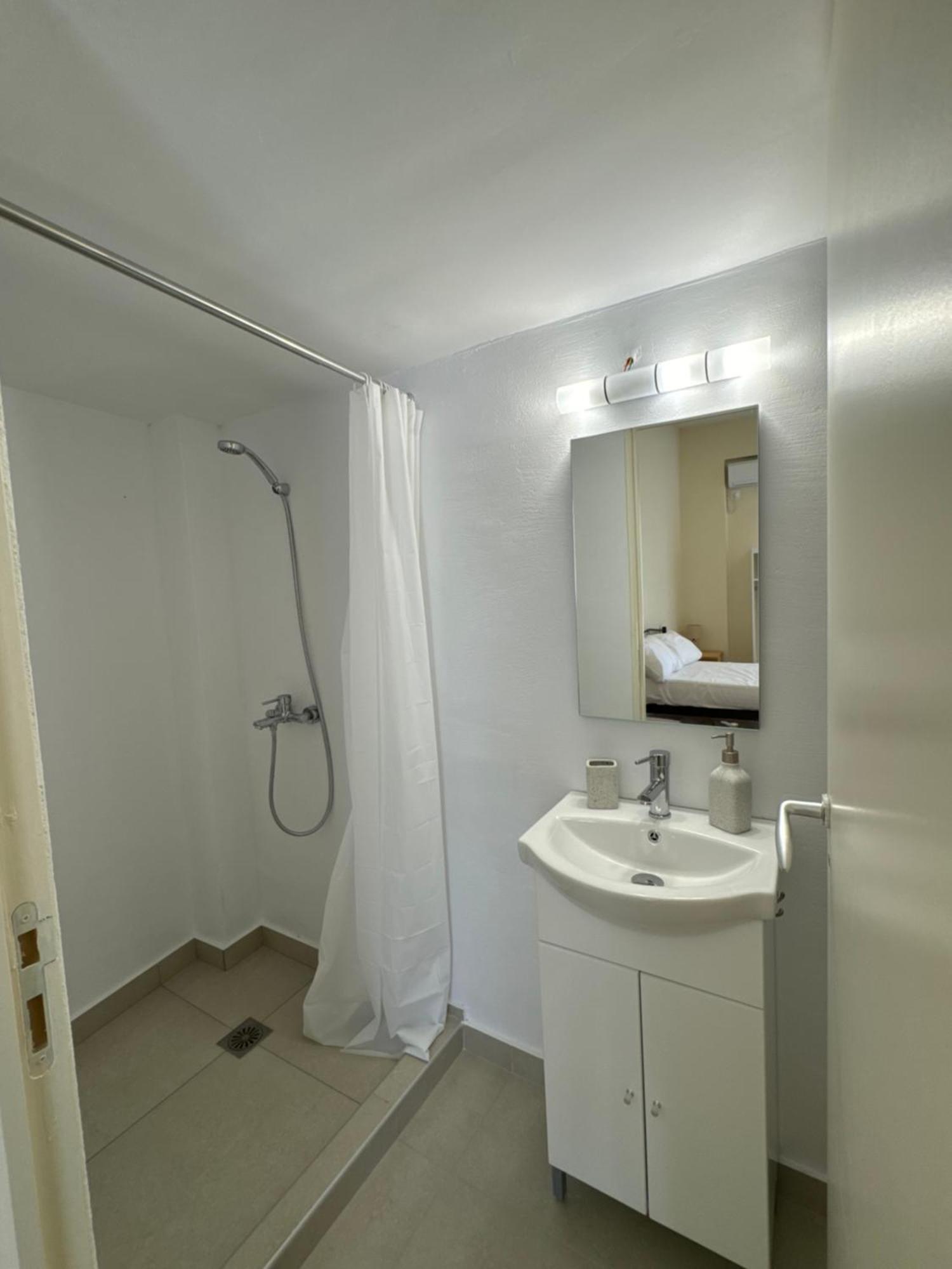 Airpoint Apartments 아르테미다 외부 사진